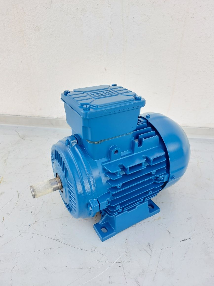 Motor Npvo Trifásico 3 e 4 cavalos  Weg 1500 rpm