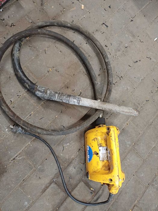Wibrator do betonu BELLE. 2300w