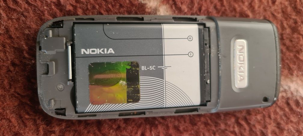 Nokia 2610 z ładowarką