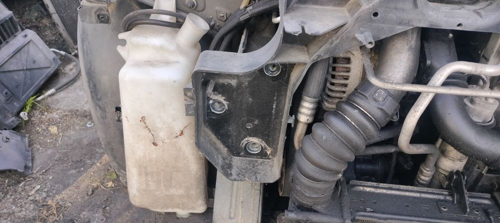 Renault Clio 3 pas przedni wzmocnienie