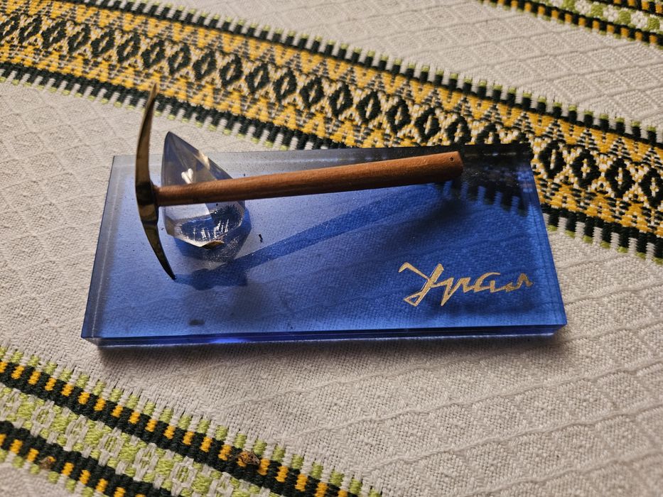Уральська кирка діамантова 300 грн.