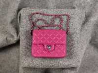 Бездоганна рожева сумка Chanel pink quilted на довгому ремінці