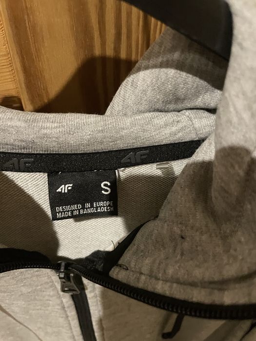 Szara Bluza marki 4F