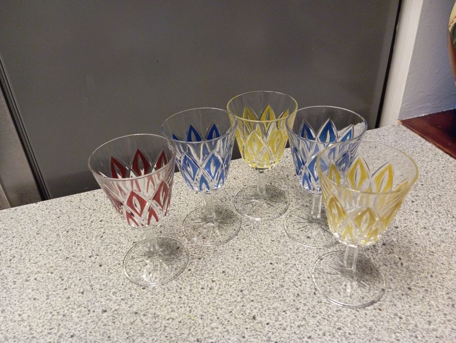 Stare kryształowe kieliszki