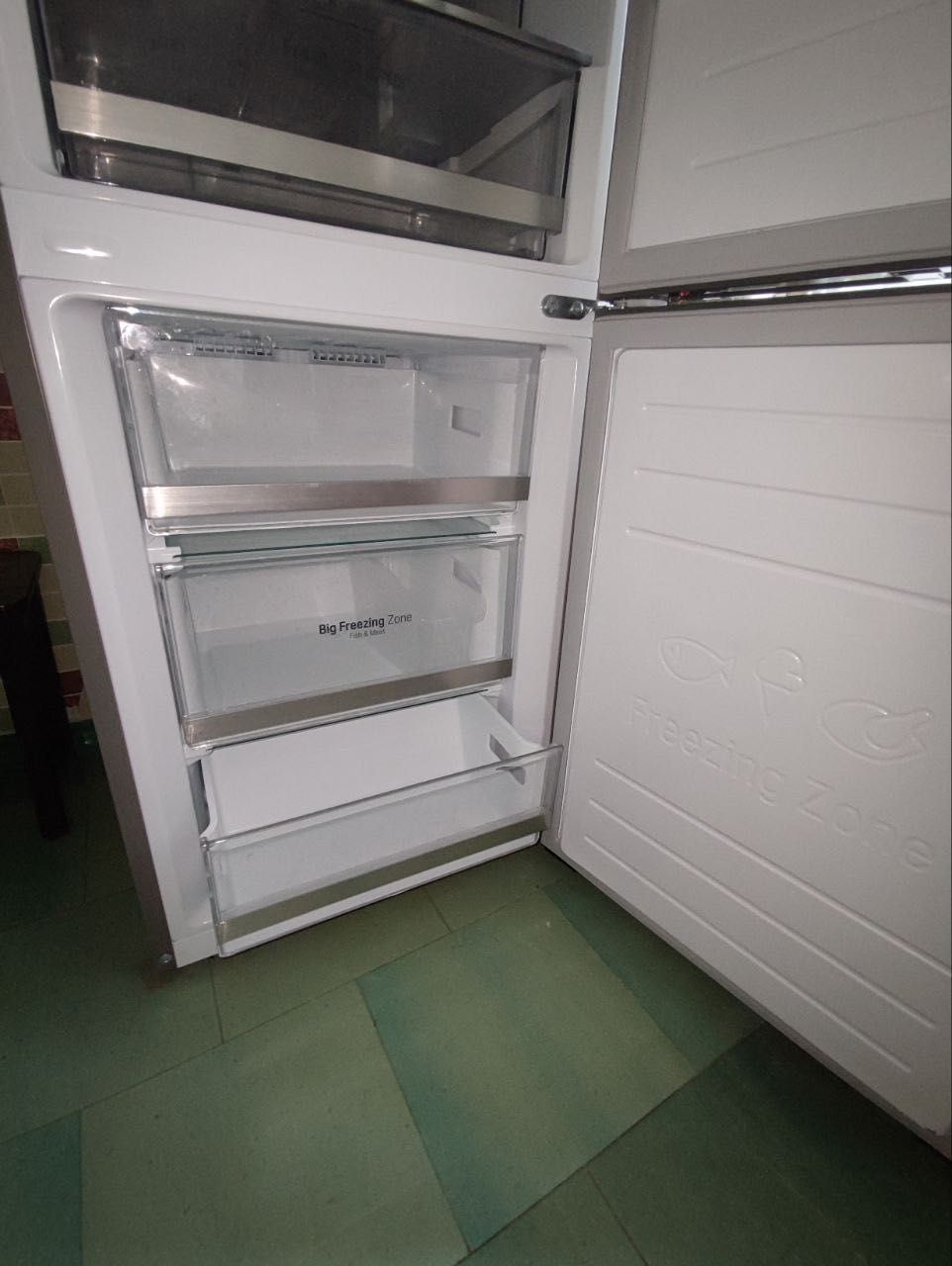 ПРОДАМ Холодильник LG (як новий )