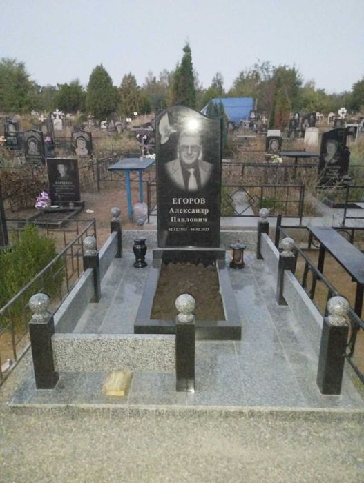Пам'ятники  Меморіальні Комплекси Вироби з граніту