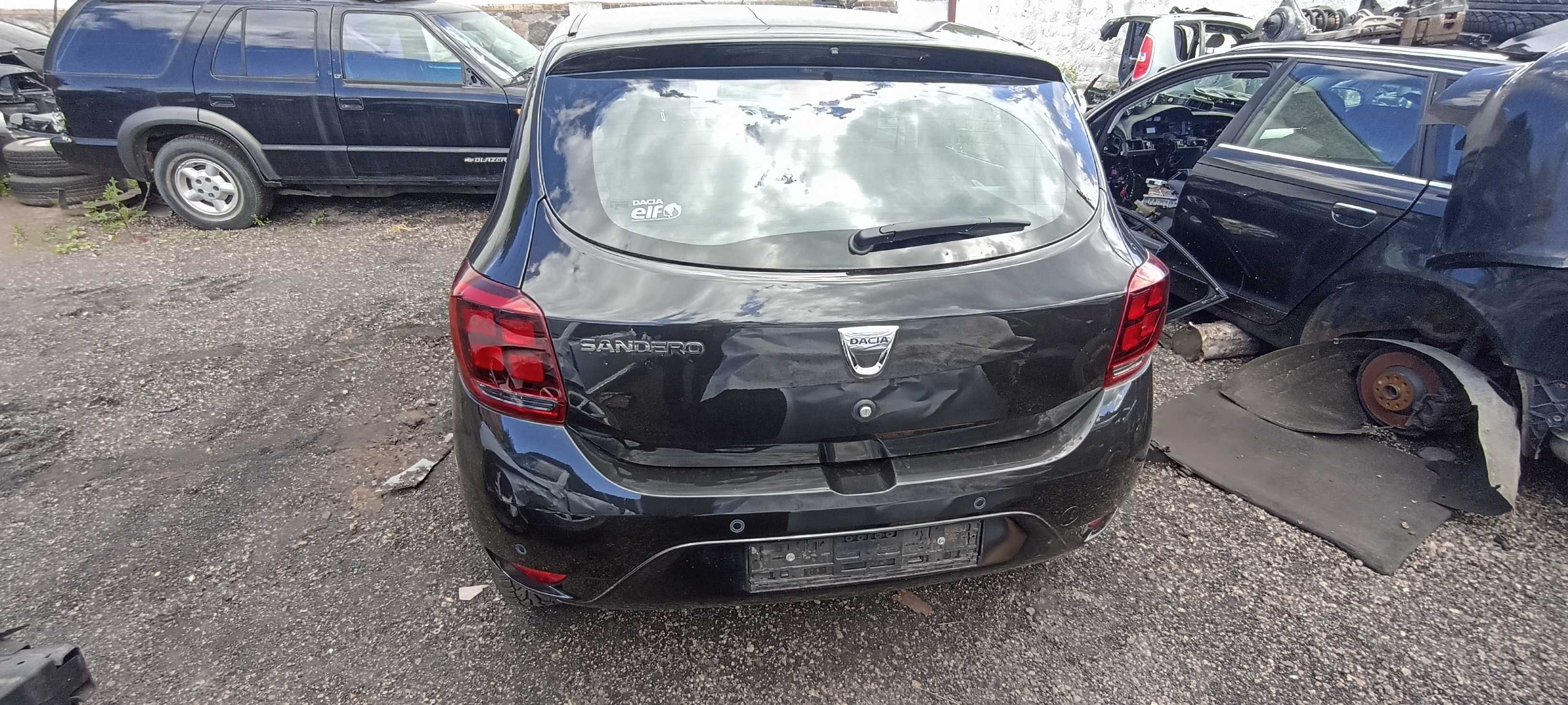 dacia sandero II 0.9 tce h4bb410 lak nv676 samochód na części