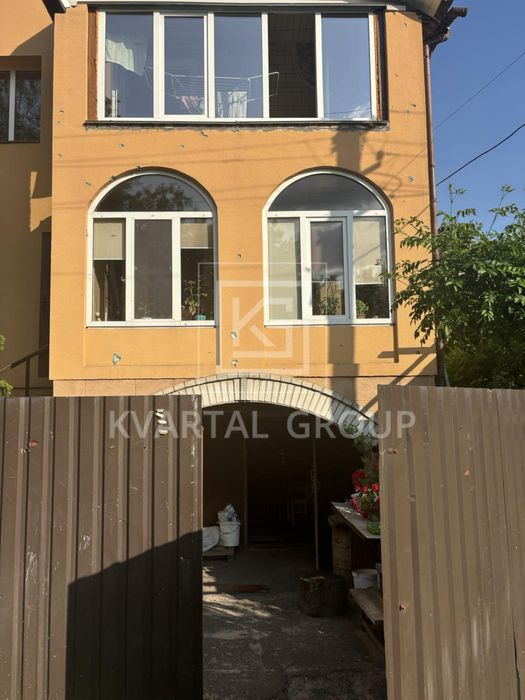 Автономний будинок з бомбосховищем
 будинок готовий до блекауту