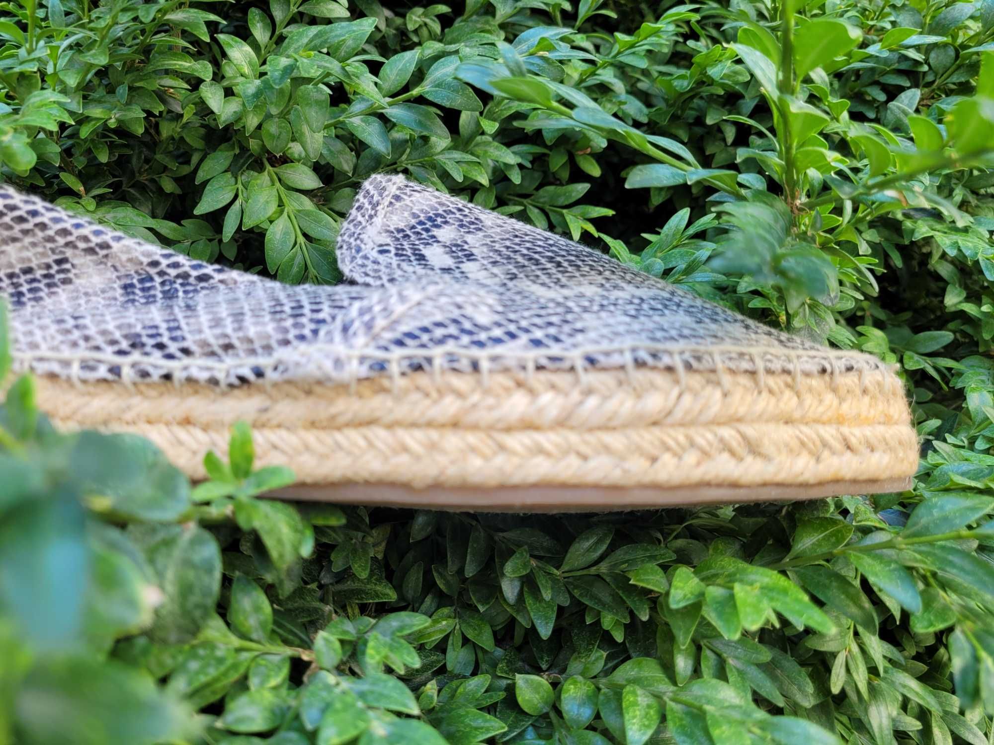 Espadryle we wzór z "wężej skóry"