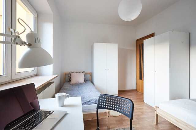 Хостел, комнаты, район WLOCHY ul. Jantar. 2-3-4 местные. Pokoje hostel