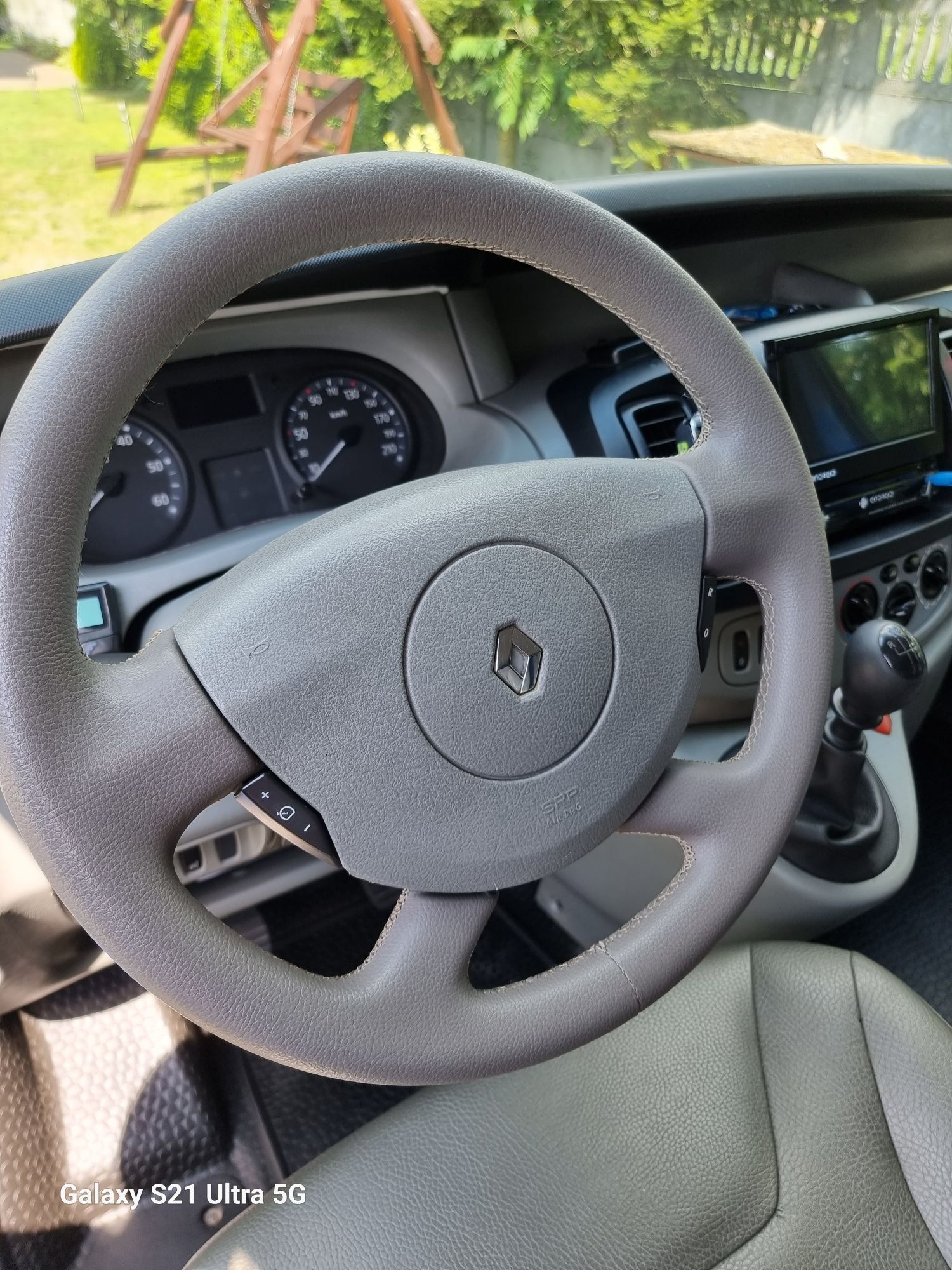 Renault Trafic 2.5dci 2010r od prywatnej osoby,doinwestowany.