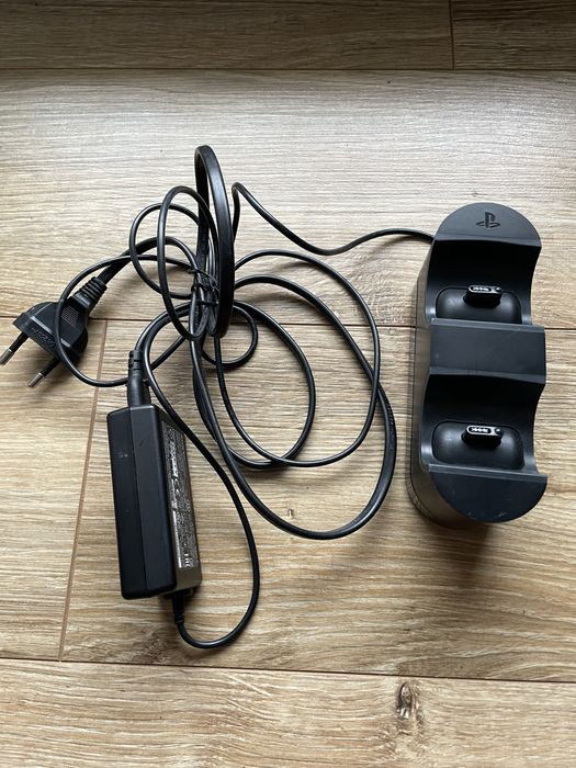 Oryginalna Stacja Ładująca Pady Ładowarka Playstation 4 Ps4 Station