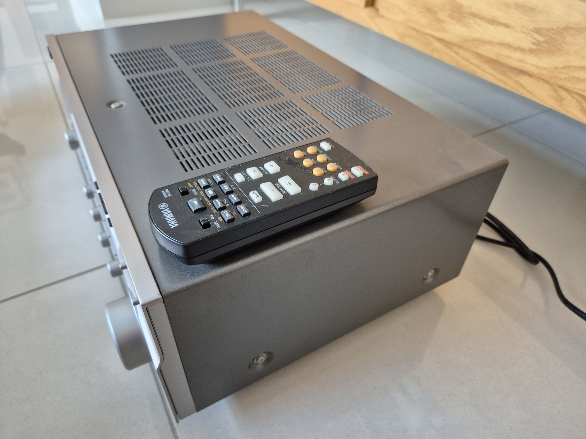 YAMAHA  RECEIVER RX-397 z pilotem