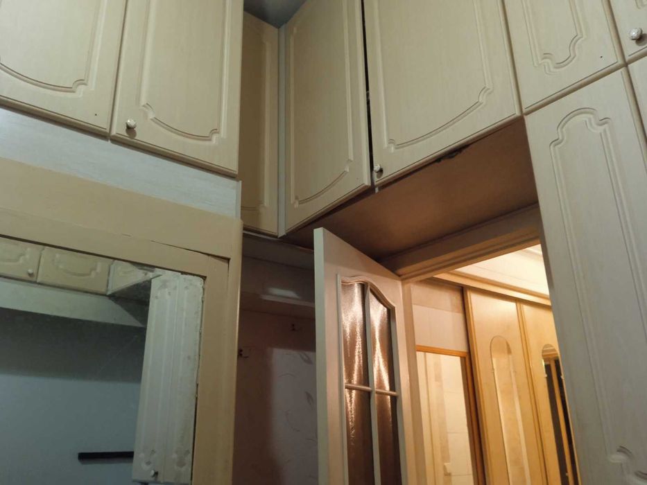 Здається кімната на Короваєвих дачах