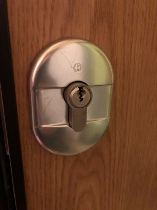 Ślusarz -Zamki Pogotowie zamkowe 24h/7 Warszawa i okolice