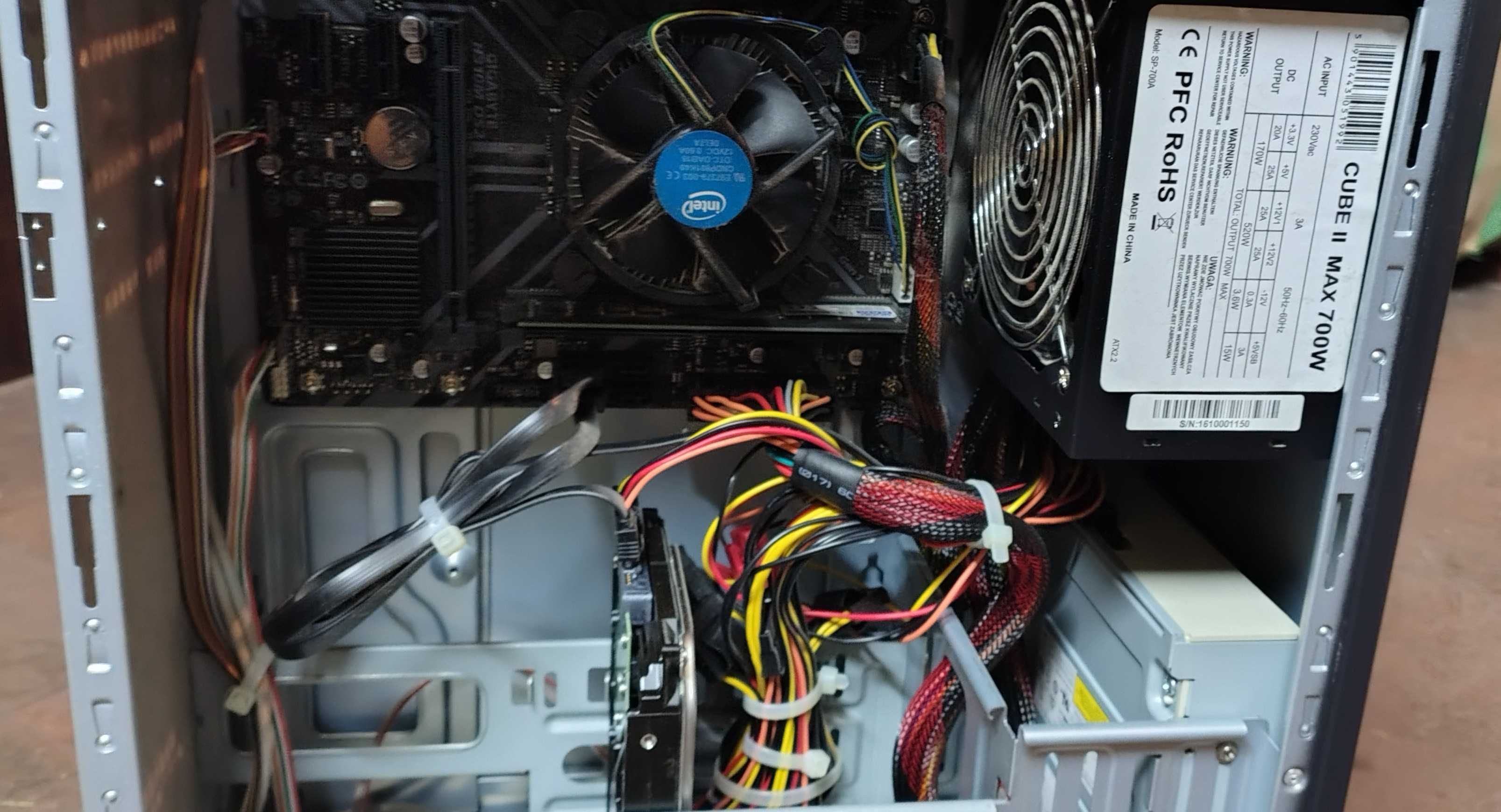KOMPUTER i5 - 8400 / DDR 8GB + monitor LG