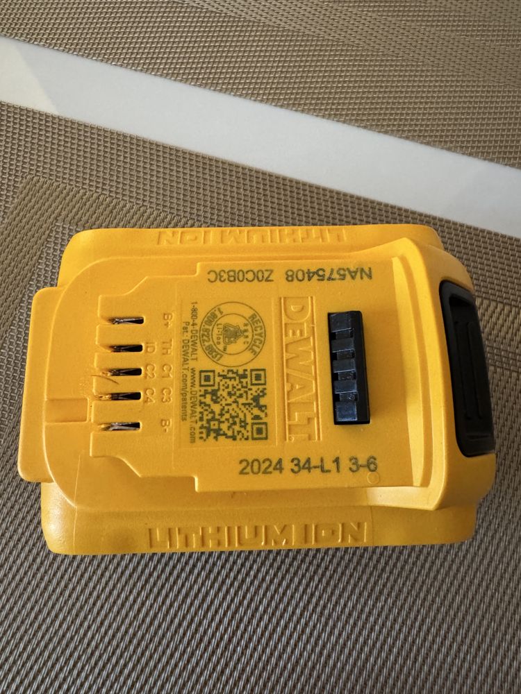 Акумулятор DeWALT DCB204 20V MAX Оригінал 2024 року!