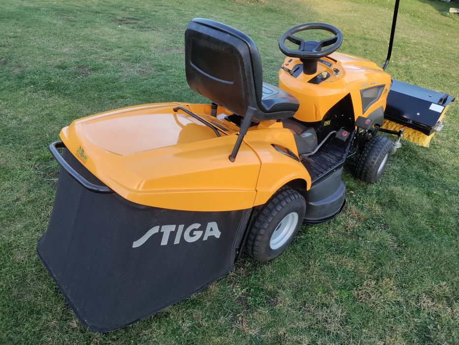 Traktorek kosiarka Stiga Estate 4092H + zamiatarka