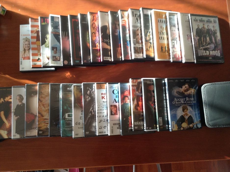 30 Filmes/ DVD's originais (não inclui infantis). Só vendo o conjunto