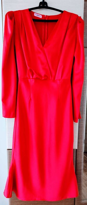 Сукня атласова червоного кольору