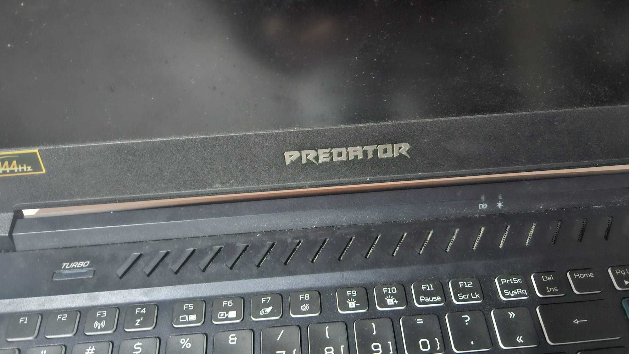 Portátil Acer Predator Helios 300 CPU i7-10750H