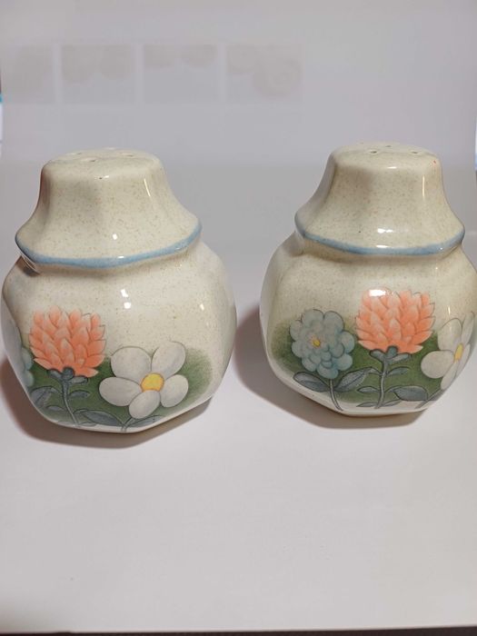 Conjunto em loiça para Sal e Pimenta