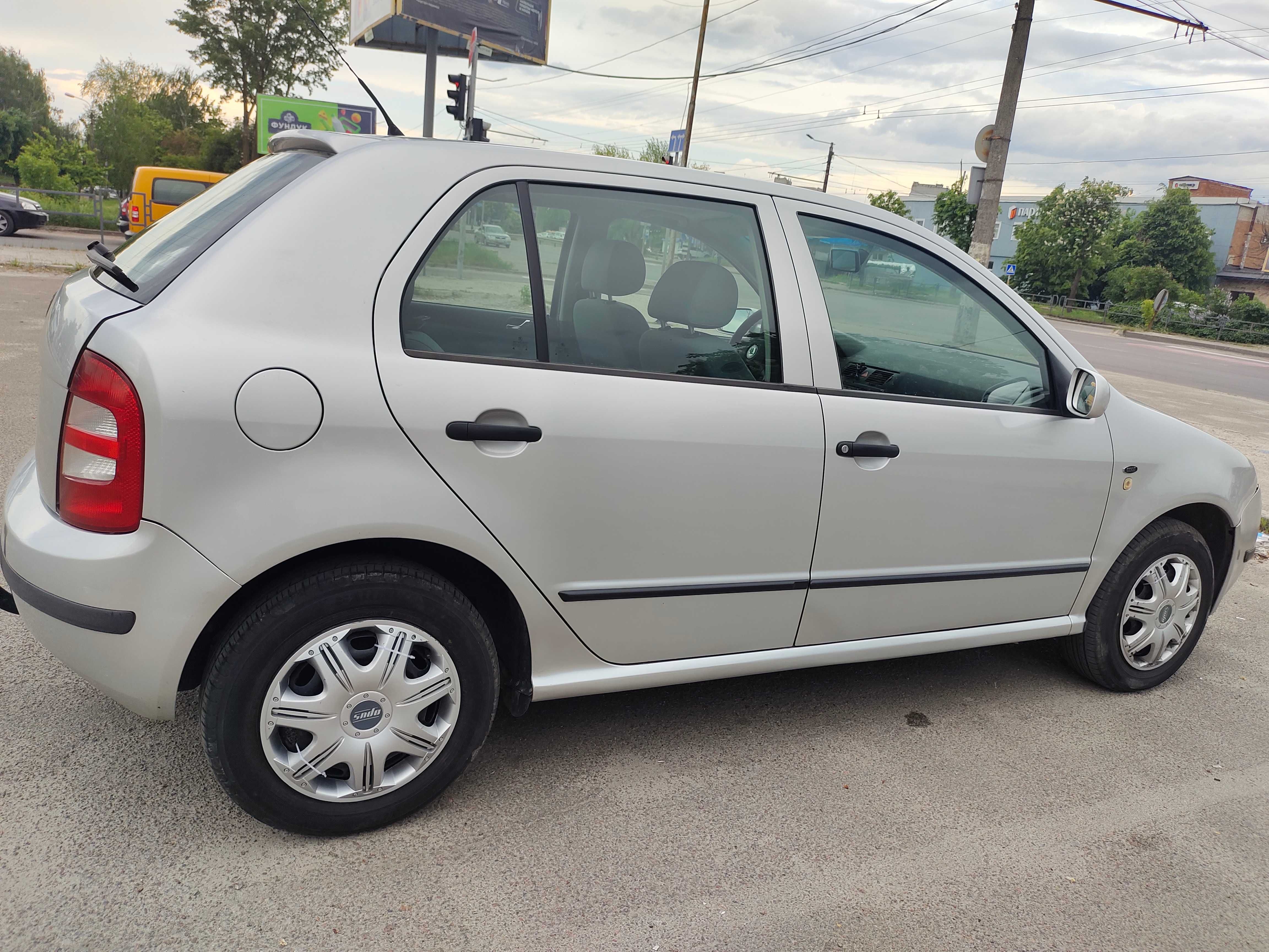 Skoda fabia 2000 рік,
1.4 бензин