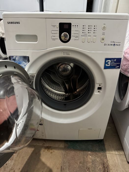 Продам пральну машинку Samsung на 6кг WF8598NHW