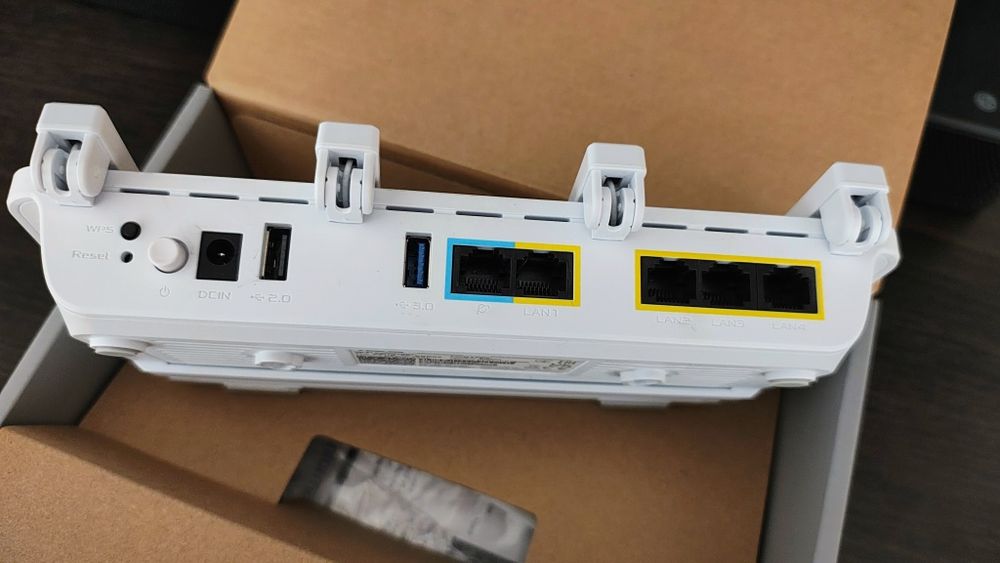 Роутер ASUS EBR63