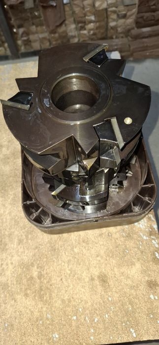 Фрези по дереву різні