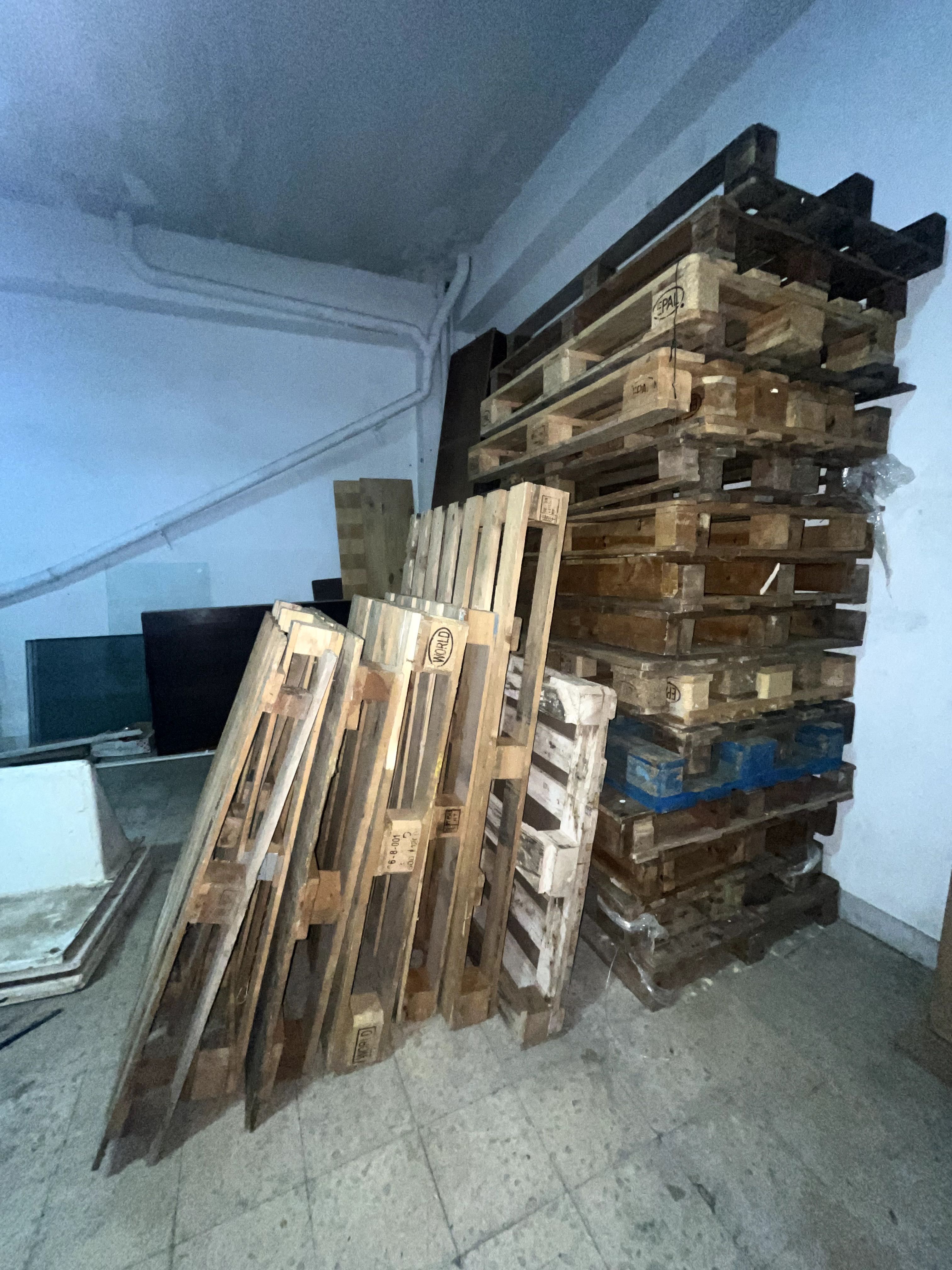 Conjunto de 20 paletes de madeira