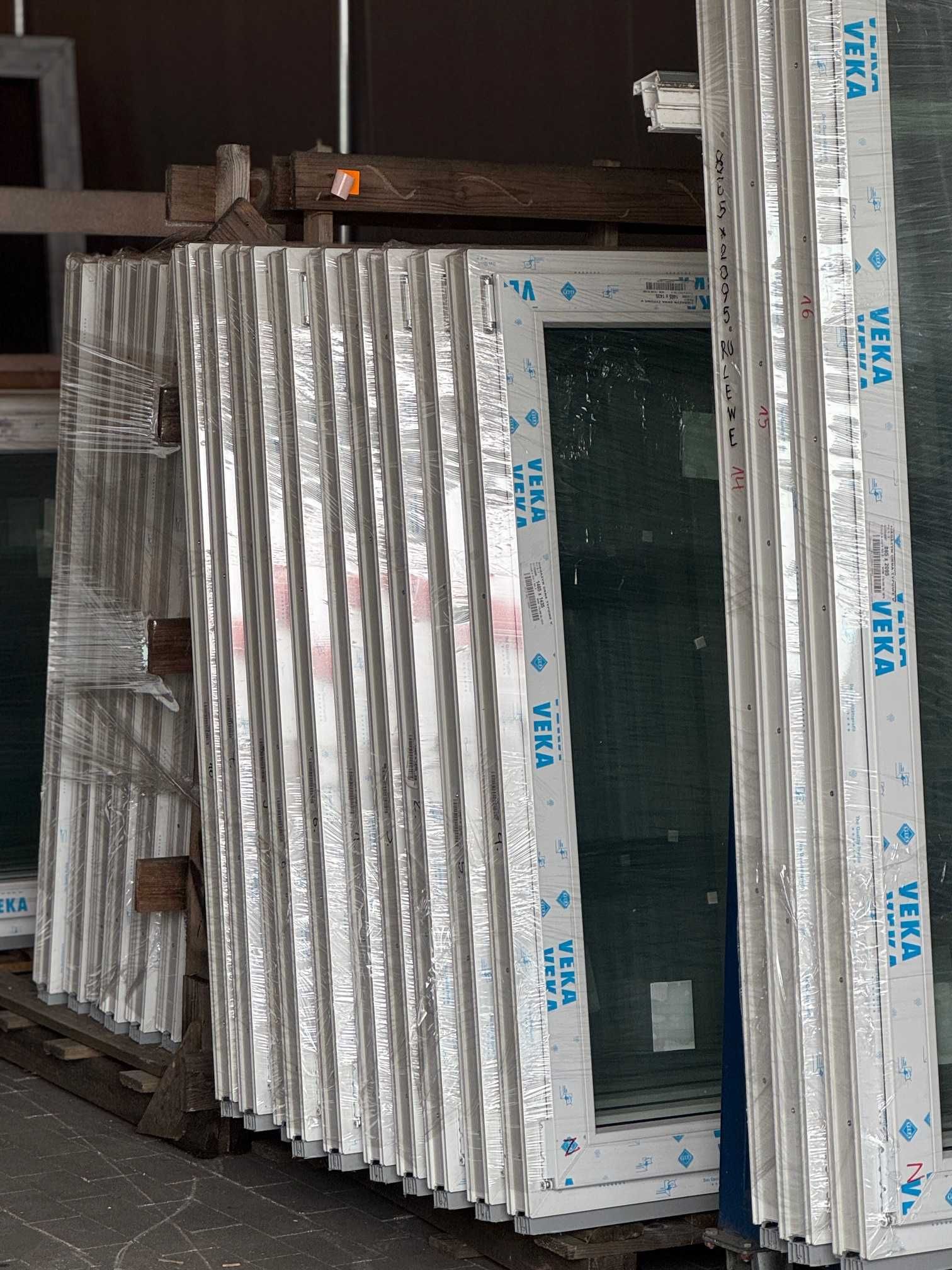 Okno typowe NOWE VEKA 82MD rama 82 mm 865 x 1435 BIAŁE RU 3-SZYBOWE