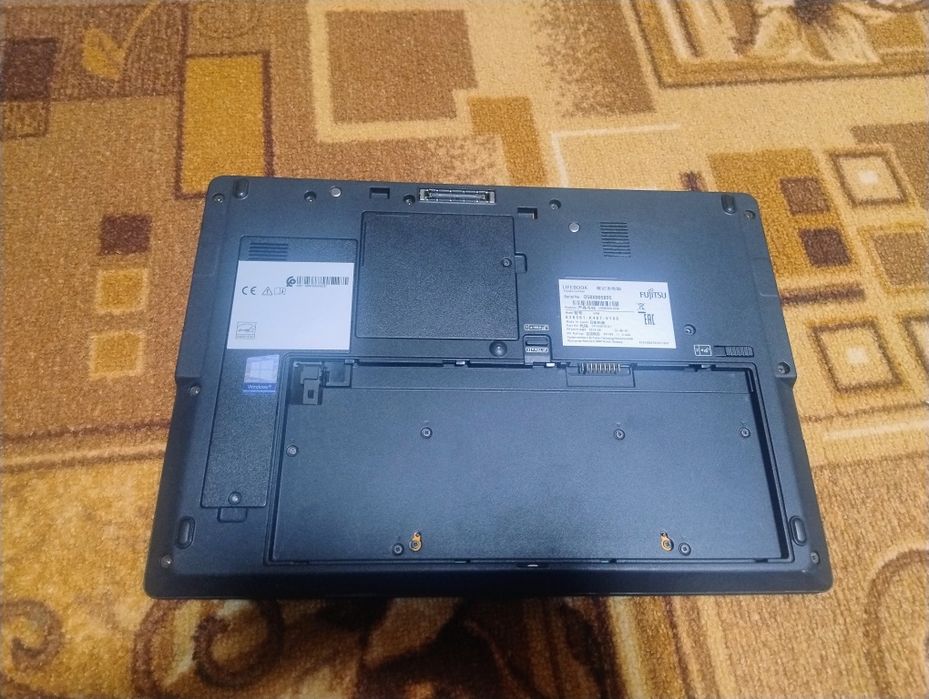 Ноутбук fujitsu u749 на відновлення або запчастини