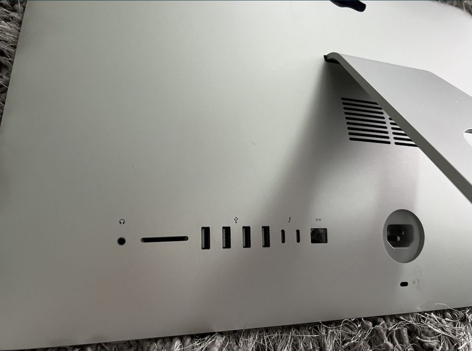 Komputer "iMac"[Wersja z 2017] 21.5 cala Retina 4K [JAK NOWY!!]