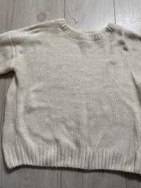 Sweterek kremowy