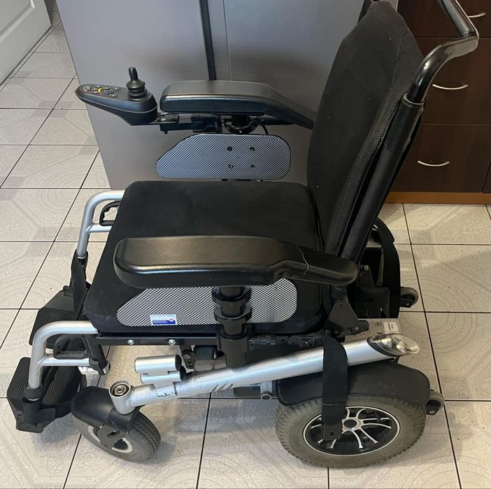 Wózek inwalidzki elektryczny
