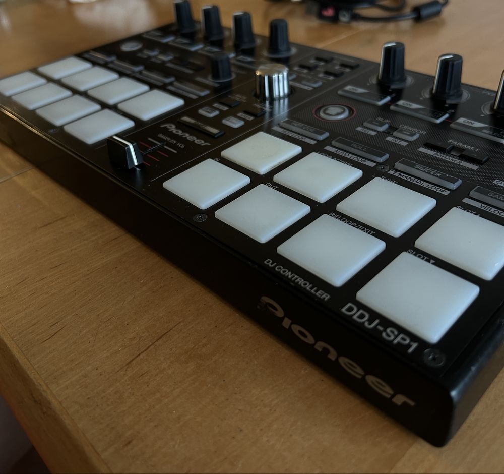 Pioneer ddj sp1 kontroler didzejski