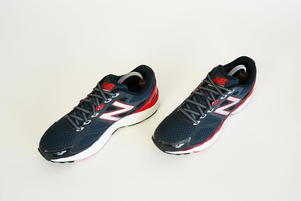 кроссовки очень удобные New Balance 680v3 размер 41-42