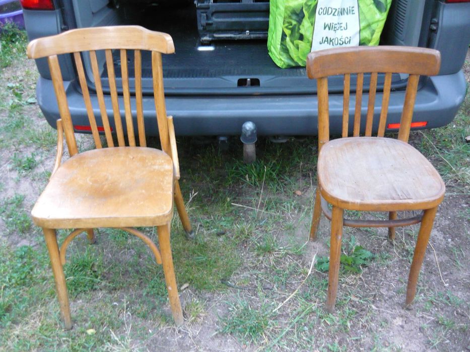 stare krzesło w bardzo dobrym stanie 2 szt
