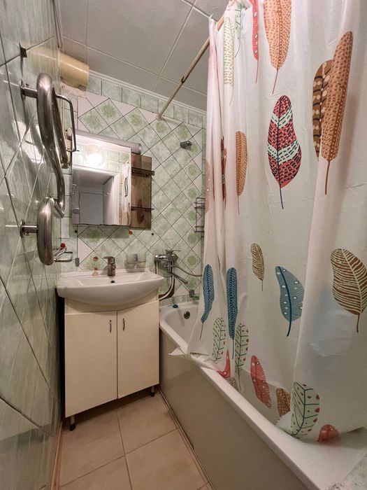 Продам 2к квартиру біля метро Студентська