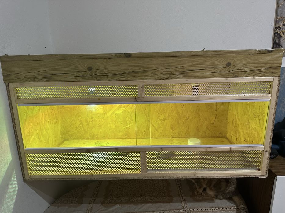 Vendo terrario para repteis com acessorios
