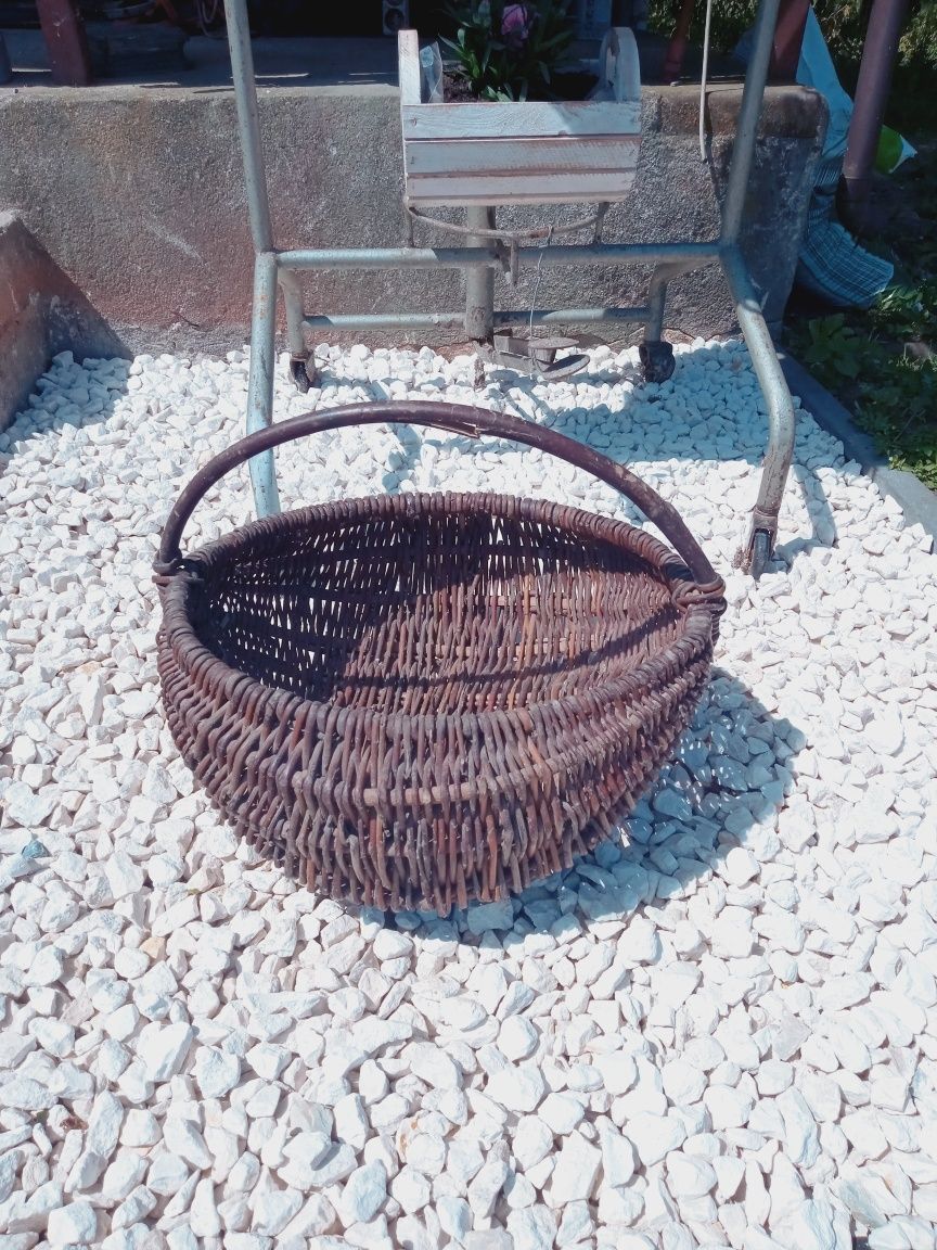 Stary Duży  koszyk