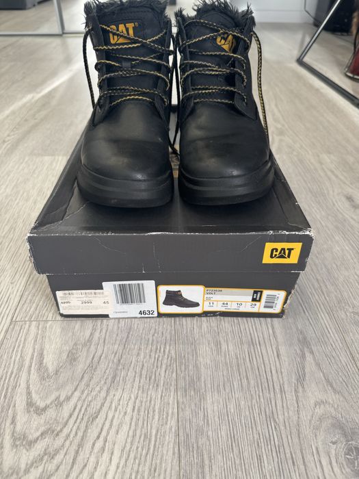 Продам зимові ботінки Caterpillar