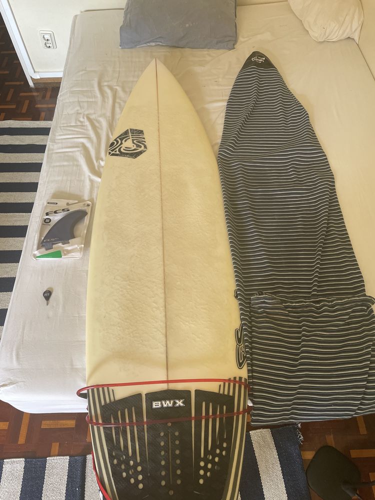 Prancha de surf em bom estado