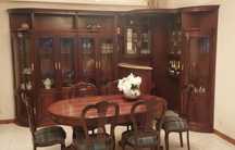 Mesa de Sala Antiga com 6 Cadeiras – Estofos Verdes aos Quadrados