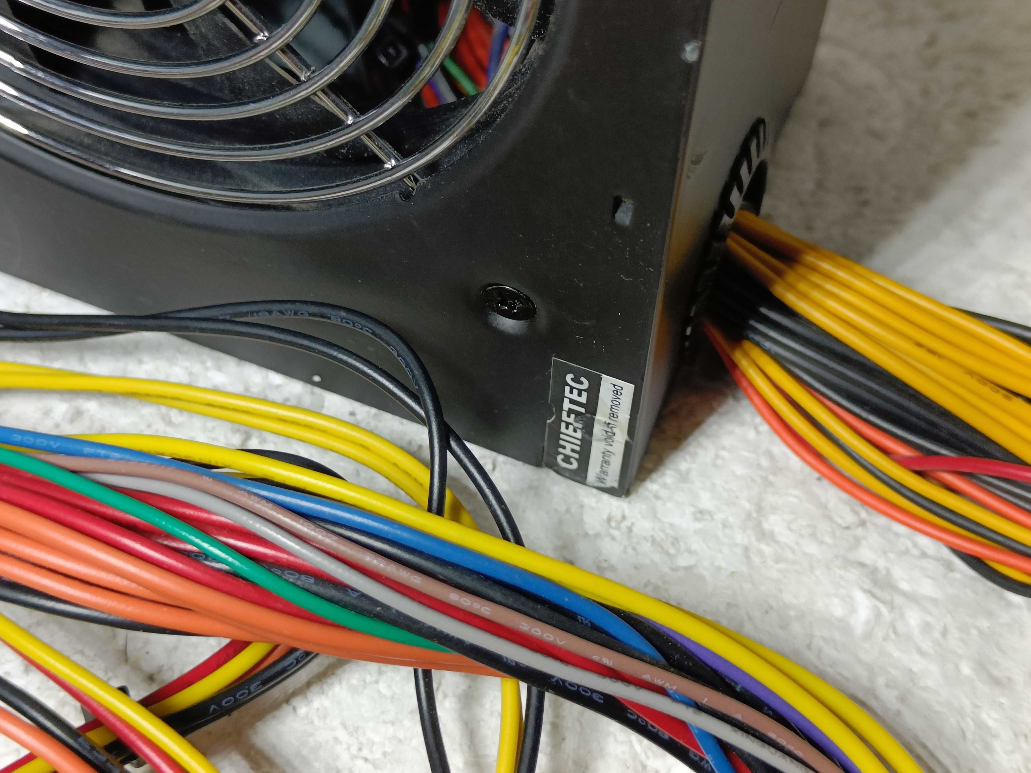 Блок живлення CHIEFTEC 700W 85 PLUS GPS-700A8 ЗАВОДСЬКА пломба