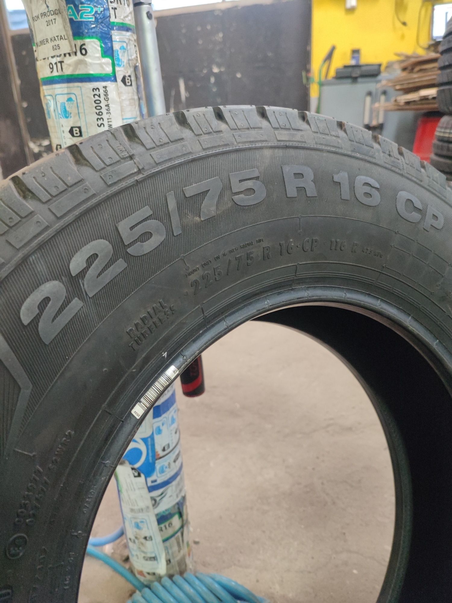 Opony letnie 225/75R16C 116R Continetal Vanco Camper | Jak Nowe!