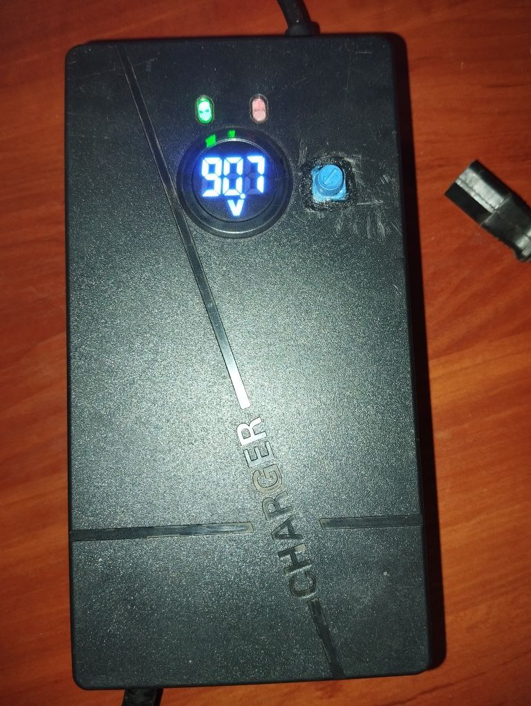 Универсальное зарядное устройство для эл. транспорта от-/+36- 48-60-80