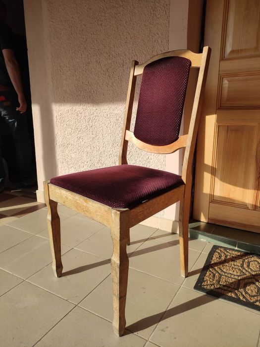 Krzesla retro drewniane z obiciem