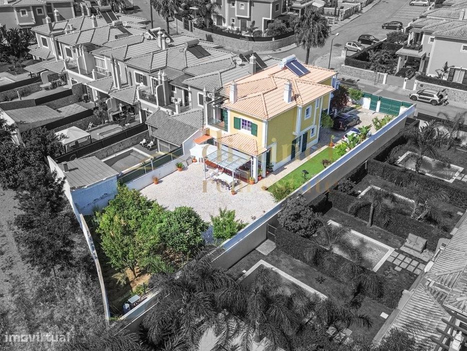 Maravilhosa Casa Em Banda/4 Quartos/Jardim/A 15 Minutos Da Praia